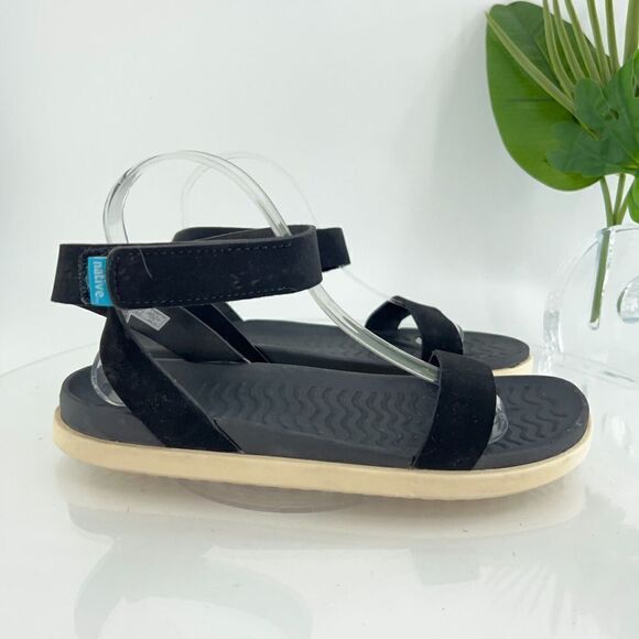 Native Juliet Shell Sandals Women's Size 10 Black Platform Ankle Strap Flat - Picture 3 of 14